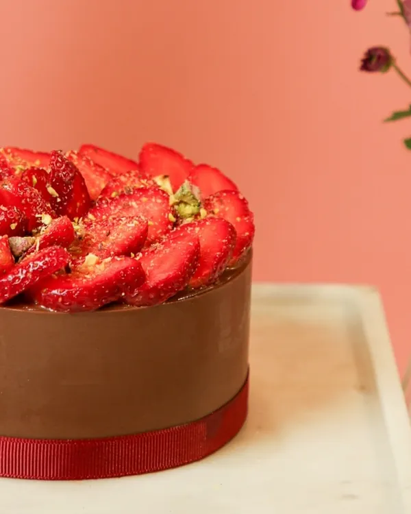 Our most beloved cake, the Chocolate Strawberry Gateau. This irresistible pairing of rich chocolate and fresh strawberries is a taste of pure happiness.