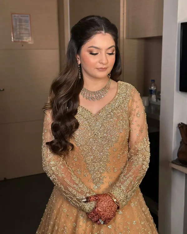 This is the soft glam magic I love to create. Her request was to look like herself, but more radiant, so I focused on a flawless base, soft contour, and shimmery eyeshadow for a timeless engagement look.