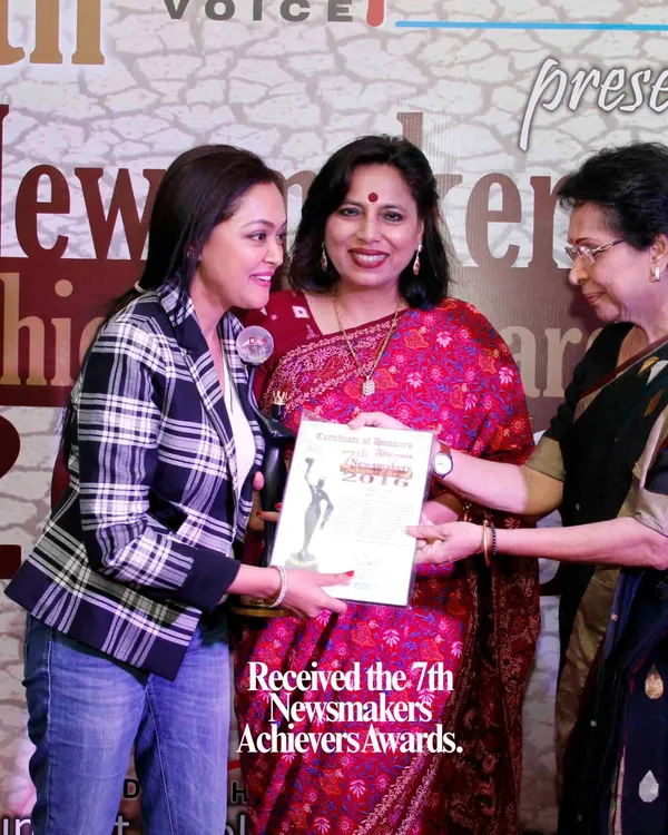 A throwback to 2016, receiving the 7th Newsmakers Achievers Award. My journey has always been about continuous learning and staying curious. Keeping the brain engaged and evolving is the first step to timeless beauty.