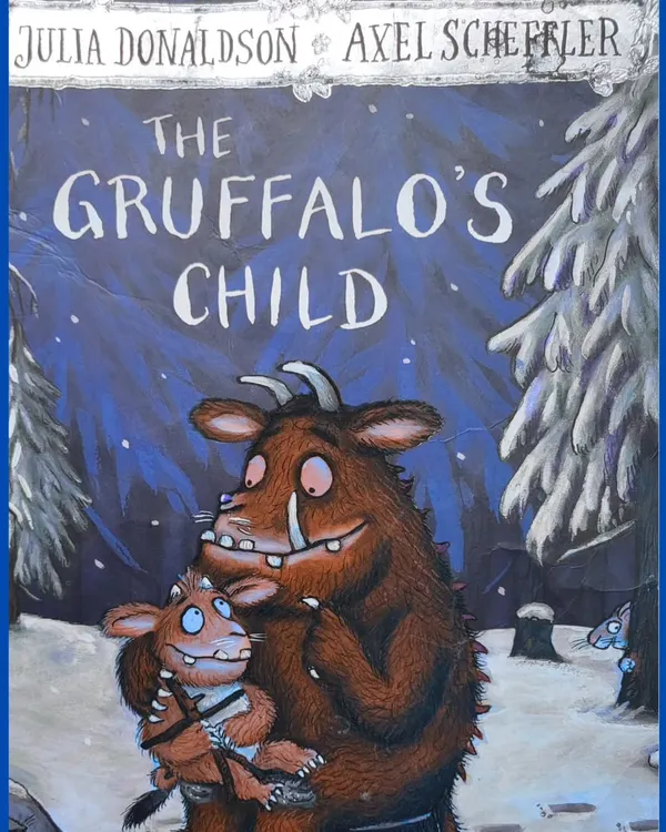 Every party starts with a great story. We dive into the world of "The Gruffalo's Child" to set the stage for our forest adventure and spark the children's imaginations.