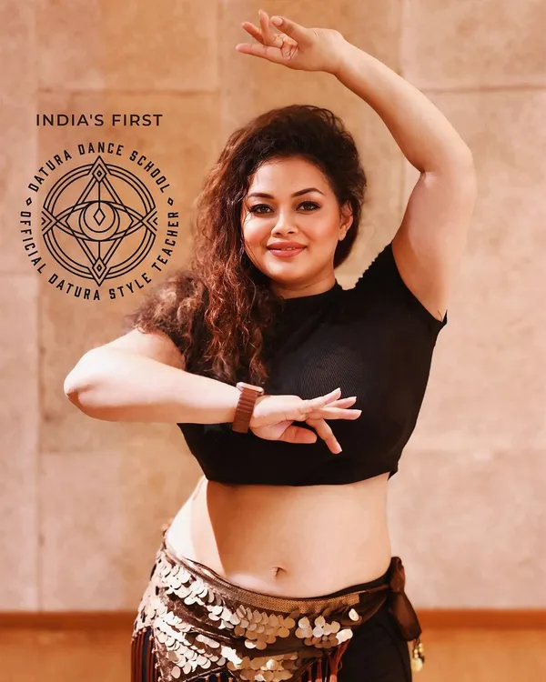 A proud moment for our co-founder Anusha Hegde, who is now the first certified Datura Style teacher from India! Her dedication to mastering the 8 Elements program by Rachel Brice is a testament to her passion and perseverance.