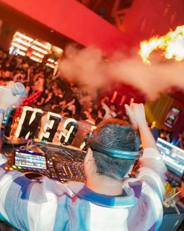 This is what it's all about. The energy of the crowd, the heat of the moment, and a dance floor that's absolutely on fire. I live for nights like these.