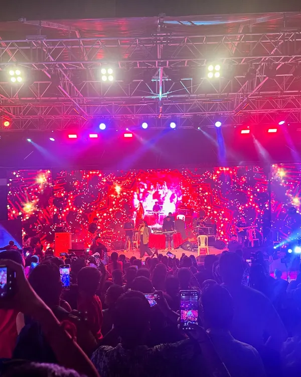 This is what a magical night looks like. Performing on a grand stage under brilliant lights, sharing music with a massive, energetic audience is a feeling I cherish. This is the full-scale concert experience I bring to large events and festivals.