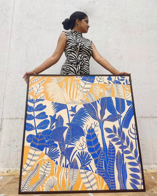 This large-scale custom canvas brings a burst of tropical energy to any space. I used a bold color palette of ultramarine blue and sunny yellow to create a vibrant, nature-inspired pattern that makes a real statement.