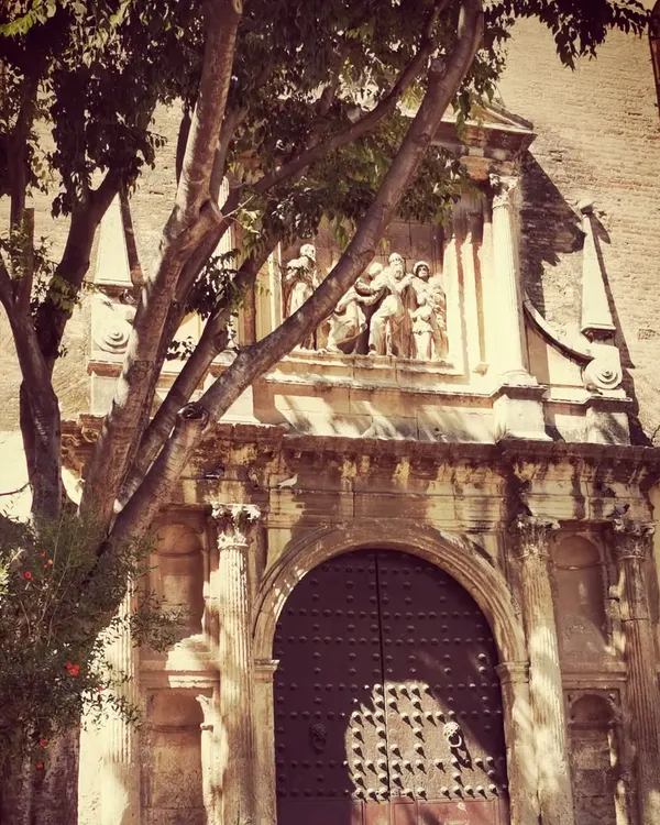 This is a glimpse of the stunning architecture in Andalusia, the region in Southern Spain where Flamenco was born. For me, this land is a second home, and its visual poetry inspires my artistic journey and my teaching every single day.