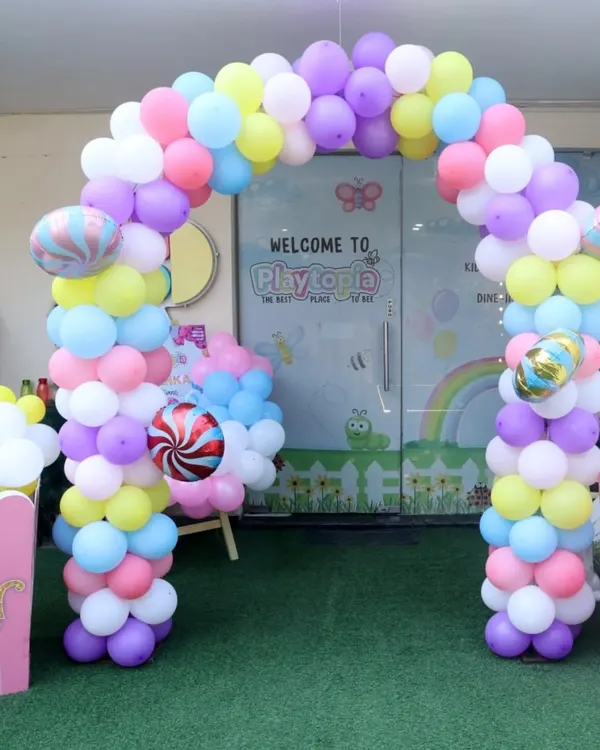 A warm and colorful welcome awaits you at Playtopia! We believe the party experience should start from the moment you and your guests arrive at our door.