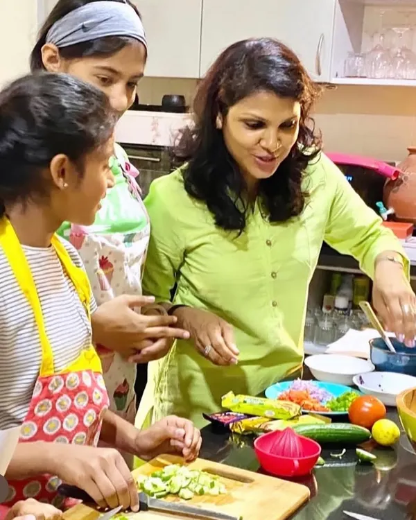 I believe cooking is a life skill that brings families together and nourishes them from the inside out. In my workshops, I love showing kids and teens how to create delicious, healthy meals, empowering them to make smart food choices for life.
