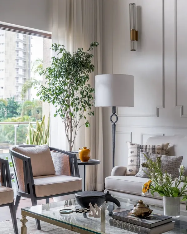 A first look at the Rio Home, where we aimed for a timeless and collected feel. The design features classic furniture silhouettes, ample natural light, and carefully chosen decor to create a space that is both restrained and full of character.