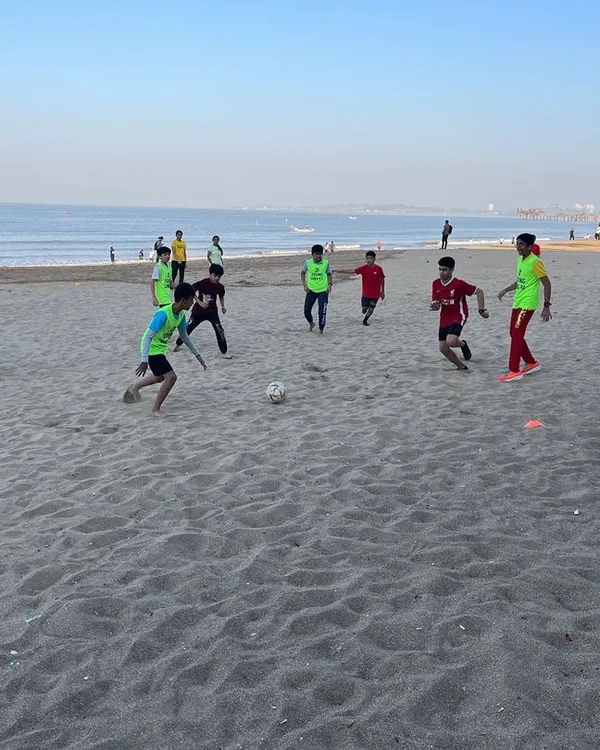 Is there anything better than football on the beach? We love organizing beach birthday parties for a unique and fun experience.