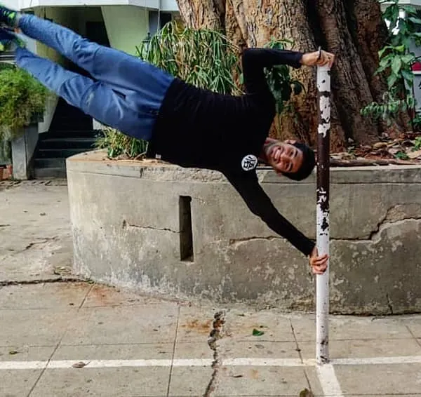 The human flag is a testament to what you can achieve with dedicated bodyweight training. It requires immense core strength, shoulder stability, and lat engagement. I guide my clients through the progressions needed to master advanced calisthenics skills like this.