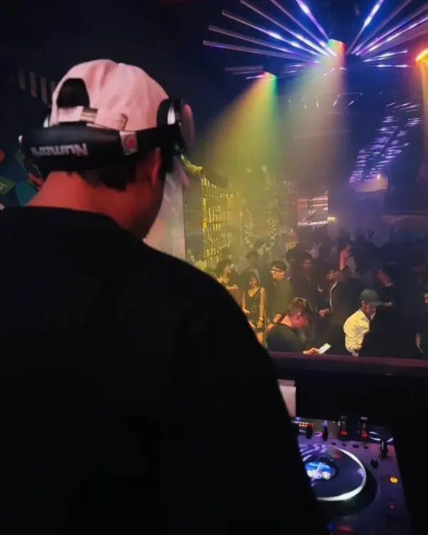 This is the vibe I bring to every event. A packed dance floor, high energy, and non-stop music that keeps the crowd moving all night long at a top Mumbai club.