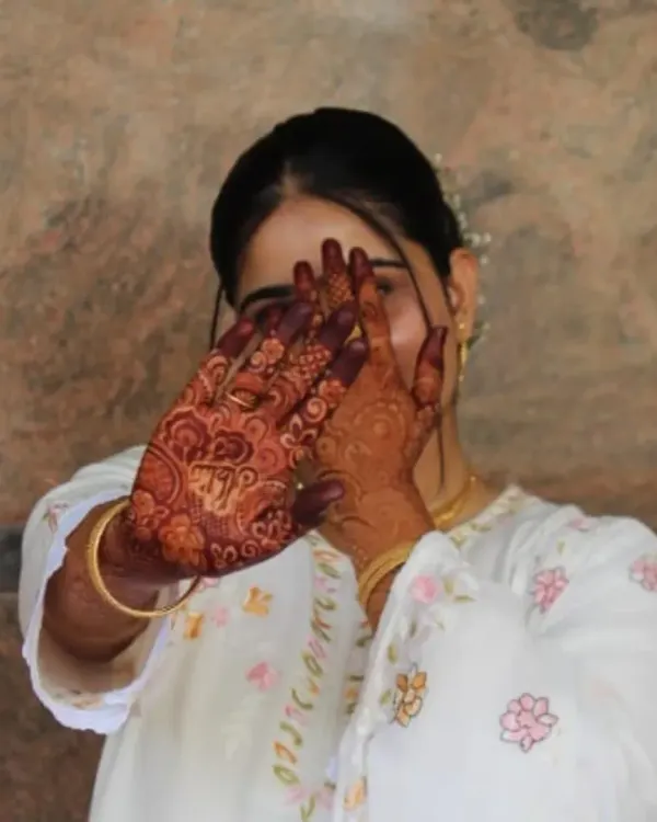 The next-day stain is looking incredible! This is the beautiful colour development you can expect from my organic henna.