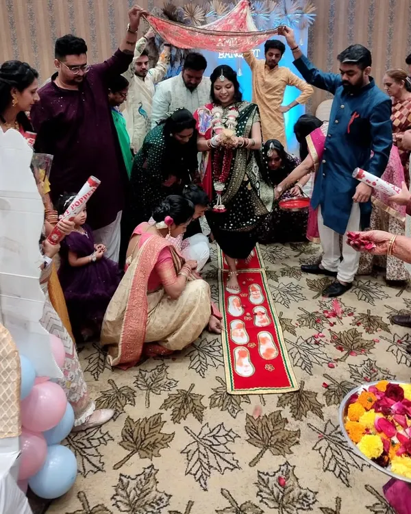 (Hero Item) A grand welcome for the parents-to-be. I love managing these traditional moments, ensuring the family is surrounded by love and joy as they make their entrance.