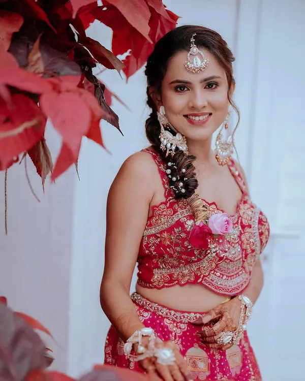 My gorgeous bride Sayeri looked absolutely stunning for her Haldi ceremony. We went for a vibrant and fun look with floral jewellery to match the festive mood.