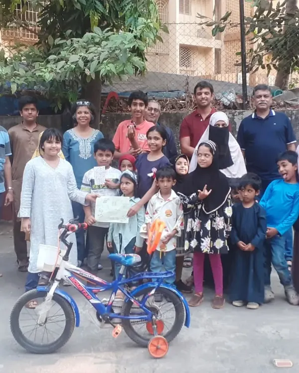A wonderful group photo from our collaboration with a Mumbai homeschoolers group. It was a fantastic day of learning, repairing, and community building.