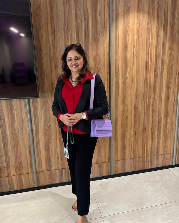 It was an honor to be part of the 'Radiant Her' event, dedicated to empowering women through knowledge. I am grateful for the opportunity to share my expertise on skincare and address the concerns of the wonderful women who attended.
