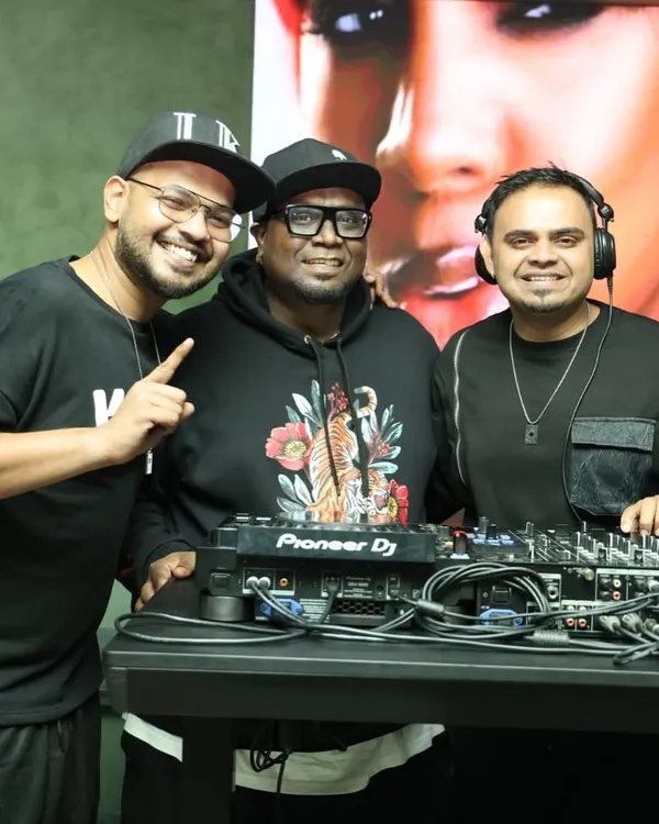 Old school meets new school. A great night sharing the decks and catching up with industry legends at i-Lounge. It's always inspiring to connect with other artists.