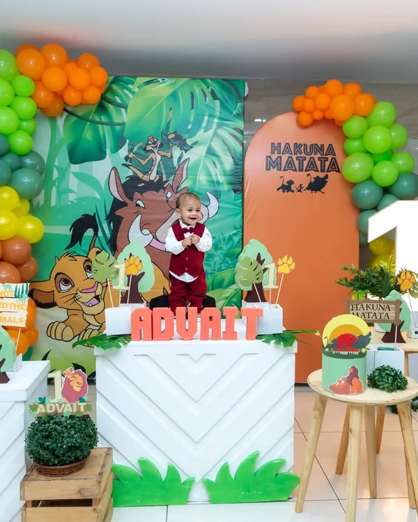Hakuna Matata. This little one is celebrating his first birthday with a vibrant 'Lion King' themed party, and we were there to capture every roar-some moment.
