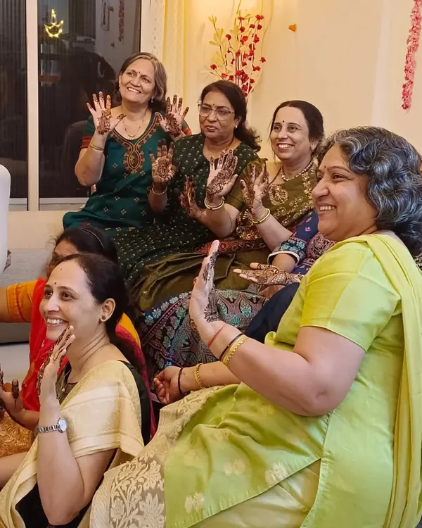 A wonderful group of ladies enjoying their festival mehndi session with us. We can handle bookings for large family gatherings and parties.
