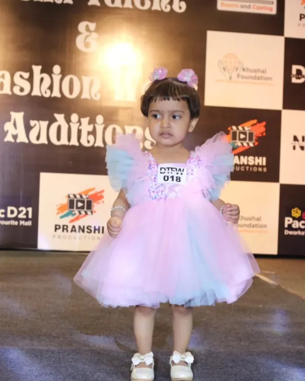 This little star is ready for her on-ground audition. We create a friendly atmosphere to make sure everyone feels at ease.