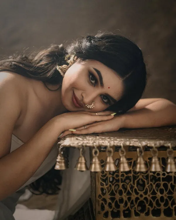 A serene and beautiful shot from a creative photoshoot. I created a soft, glowing makeup look with a defined eye to achieve this timeless, classic portrait.