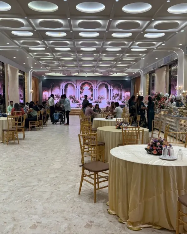 A great budget-friendly option in Vashi. This spacious banquet hall can accommodate up to 700 guests and is perfect for a large wedding reception. We offer packages including rent and premium decor.