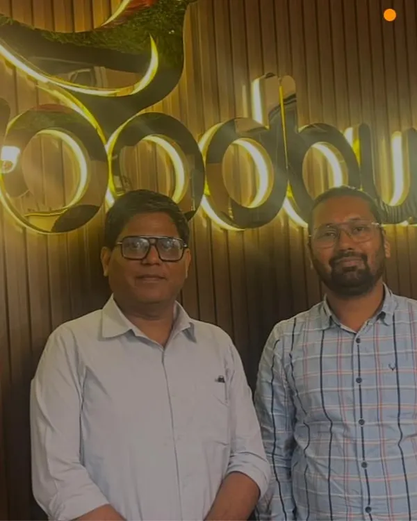 It's always a pleasure to host creative minds at our Woodbury Experience Centre. Here I am with Architect Ar Anil Singla, sharing ideas and inspiration.