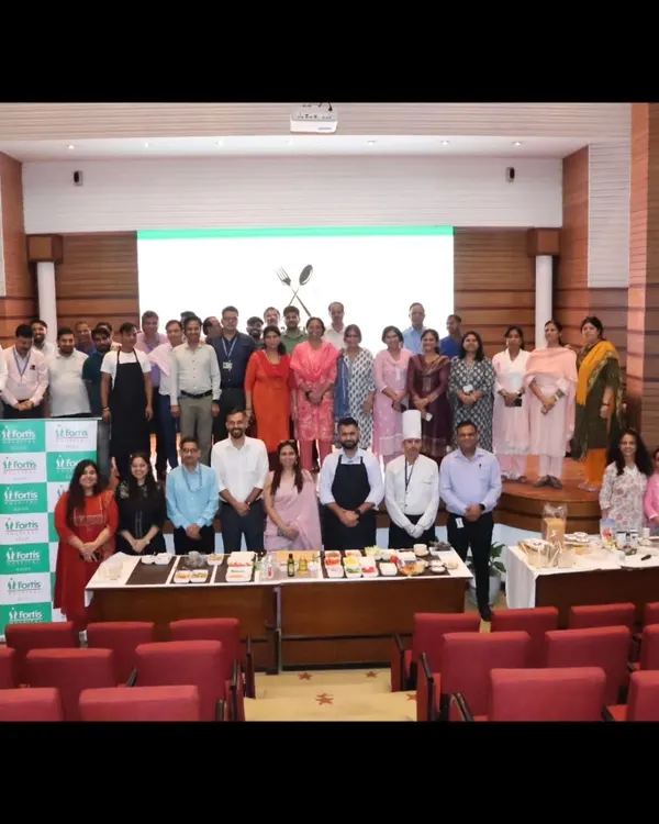 A wonderful group photo after a successful nutrition workshop at Fortis. My sessions focus on creating a positive and supportive environment where everyone feels comfortable asking questions and learning together.