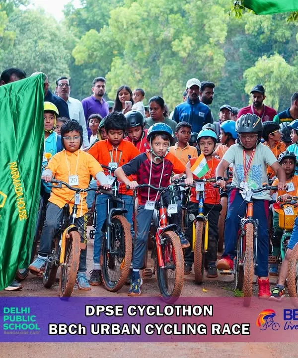The moment before the flag drops. Young riders, full of anticipation, line up at the start of the BBCh Urban Cycling Race, ready to give it their all.