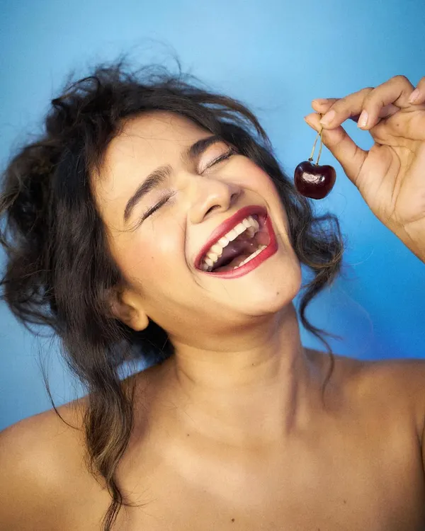 This is the kind of joyful, natural energy I bring to product and beauty campaigns. A simple prop, a colorful background, and an authentic expression are all it takes to connect with the audience.