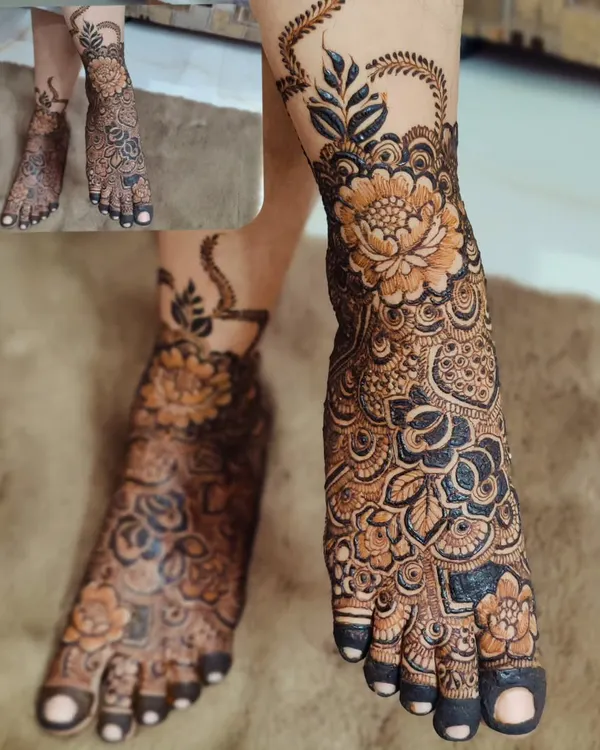 A breathtaking full floral design for bridal feet. The way the pattern covers the entire foot and ankle is just so luxurious.