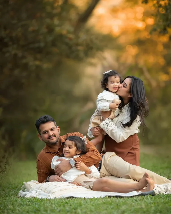 This is what it's all about. I love capturing the beautiful, messy, and joyful connection of a family. These outdoor sessions, with the golden sunlight and relaxed smiles, are just my favorite for creating timeless family portraits.