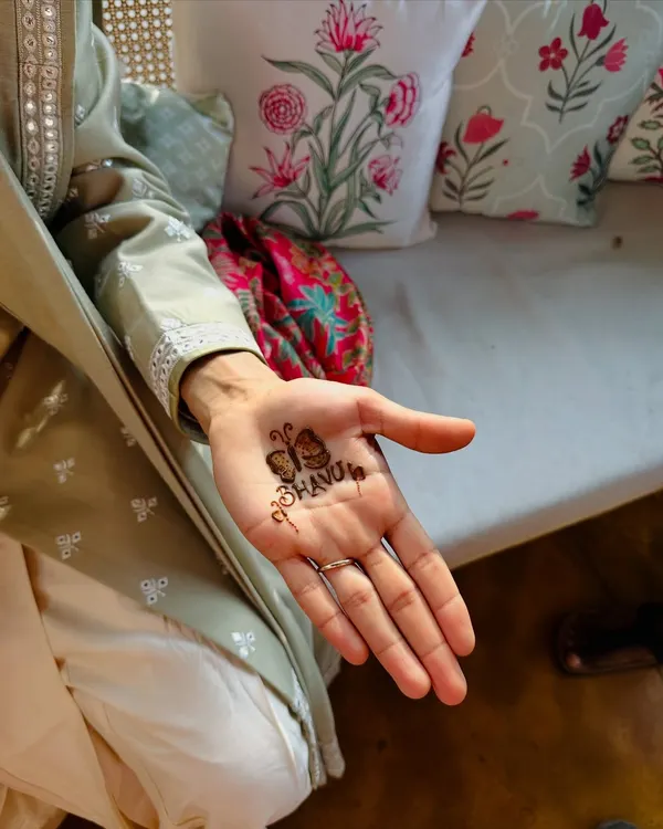 A simple yet personal touch. I can incorporate names or meaningful words into a delicate design, like this butterfly motif, for a truly custom piece of henna.