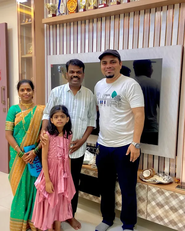 Sharing a proud moment with the Bhosle family in their newly designed 1BHK home in Badlapur East. It was a pleasure to be part of their Vastu Shanti and Griha Pravesh puja.