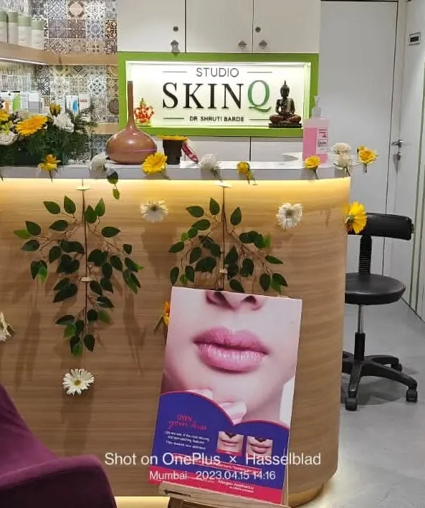 For the opening of Studio SKINQ, a clinic in Mumbai, we decorated the reception desk with fresh flowers and green vines. This simple touch adds a natural and welcoming feel to a professional space.