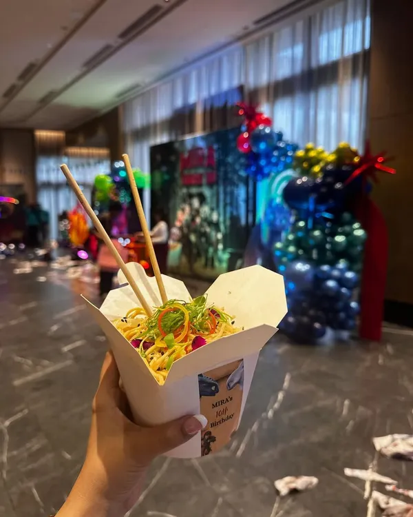A fun, easy-to-eat noodle box from a 'How to Train Your Dragon' themed 10th birthday party. We make sure the food is as exciting as the theme.