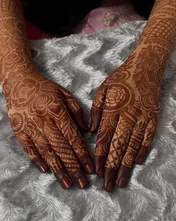 Stain goals. This is the beautiful, deep maroon color we all hope for. The intricate floral design looks stunning with this rich stain.