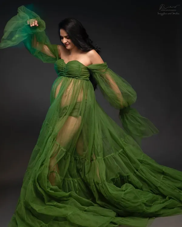 The same gorgeous green gown, but with a sense of movement and joy. I love to capture those in-between moments where your personality shines through.