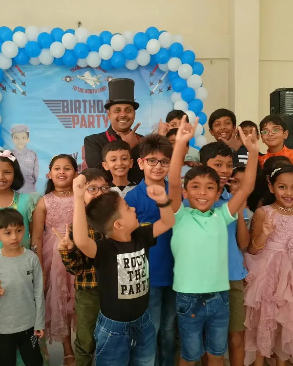 Look at these excited faces. This is why I love what I do. A group photo with the kids after a super energetic 'Top Gun' themed birthday party.