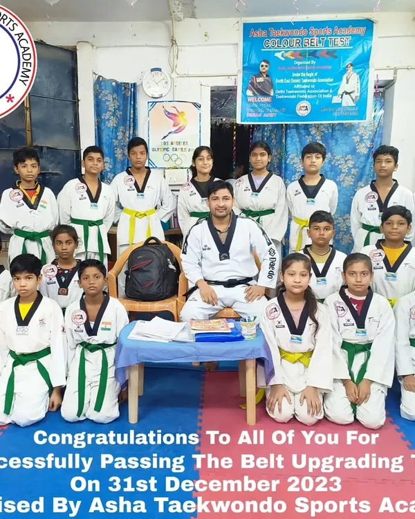A group of our students who successfully passed their belt upgrading test. This is a proud moment for them and for the academy.