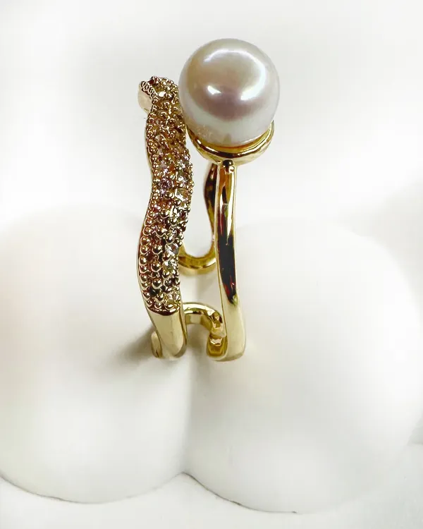 From my Minimals by D'oro collection, this pearl and pave diamond ring is a piece of high fashion for everyday wear.