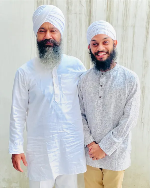 A moment of pure respect and gratitude with my Ustadji. The Guru-shishya tradition is the soul of our music, and his blessings are my greatest strength.