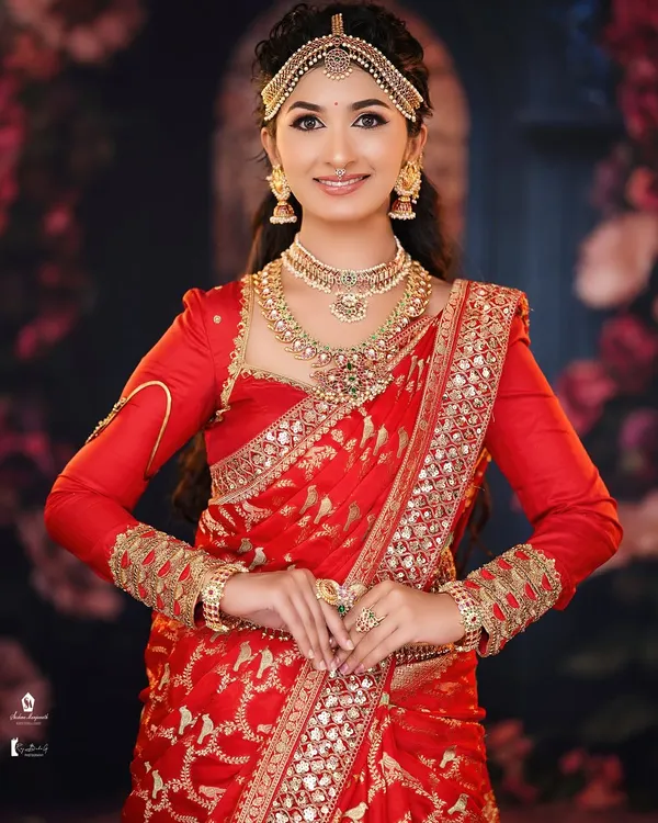 This is the kind of flawless, radiant South Indian bridal look you will master in my pro course. From the perfect base to the intricate details, I teach you everything.