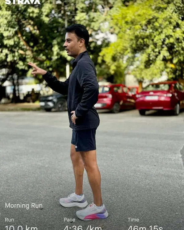 A great speed workout is always better with a coach's eye. Here's a shot from a 10k morning run, feeling light and fast. The community keeps you accountable and motivated.
