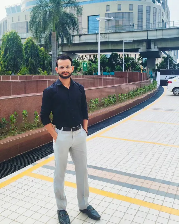 Beyond the courtroom, I provide dedicated legal consultation for companies in corporate hubs like Gurgaon. I am here to help your business navigate complex legal landscapes and support you in litigation.