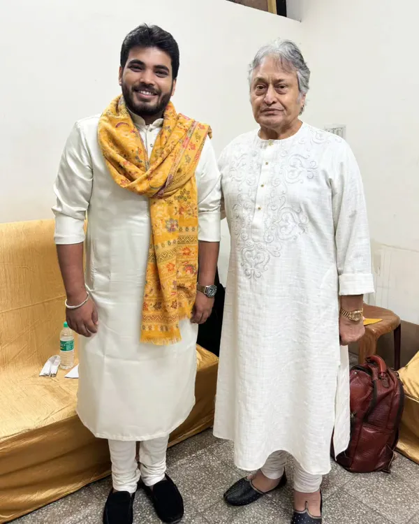 A moment of immense pride and gratitude, standing with the legendary Ustad Amjad Ali Khan sahab. To accompany him was a lifelong dream, and this opportunity was a true honour.