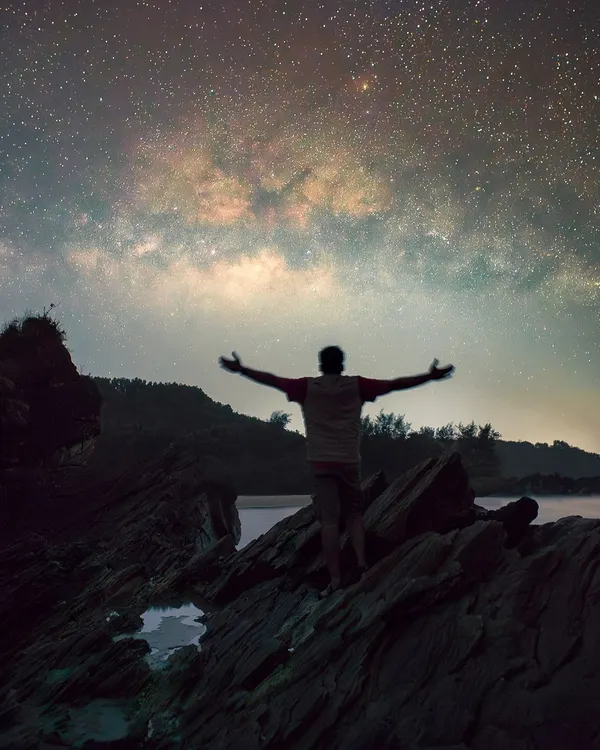 This is what my astrophotography workshops are all about: finding yourself in a stunning, dark location under a sky full of stars. Here I am at a secluded beach near Bhatkal, ready to capture the Milky Way. Join me on the next adventure to learn how to create images like this.