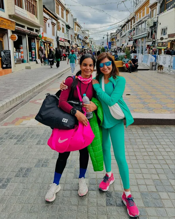A client's journey to the Ladakh Marathon is a testament to her resilience. After struggling with a persistent injury, we worked together to find the mysterious solve, getting her back on her feet and confidently on track to achieve her goals. I'm a fan for life!