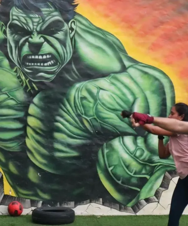 A powerful striking combination drill against the backdrop of the Hulk. We train men and women to develop real power and technique.
