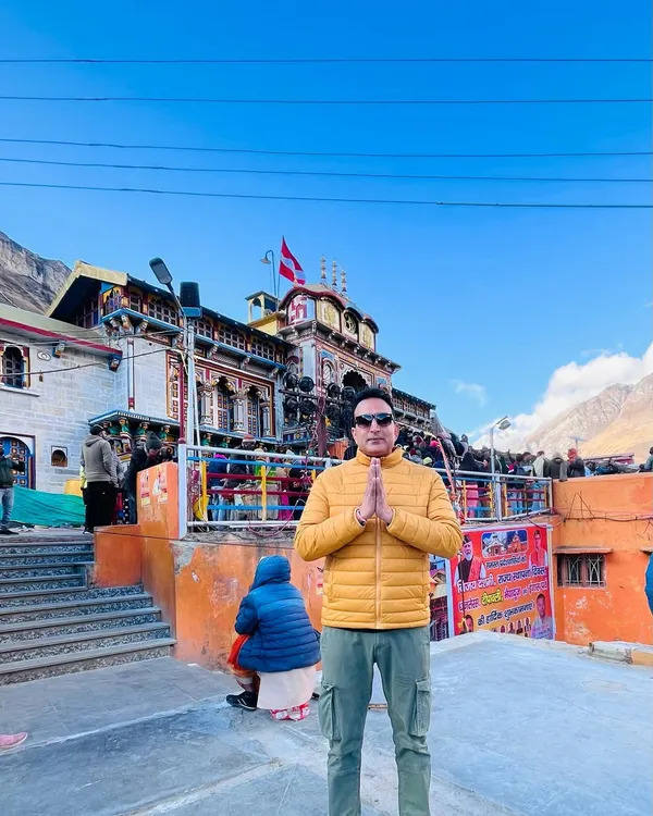 At the holy Badrinath Dham, one of the most sacred pilgrimage sites in our country. It was a blessing to be in the presence of Baba Badrinath and feel the divine energy of this place.